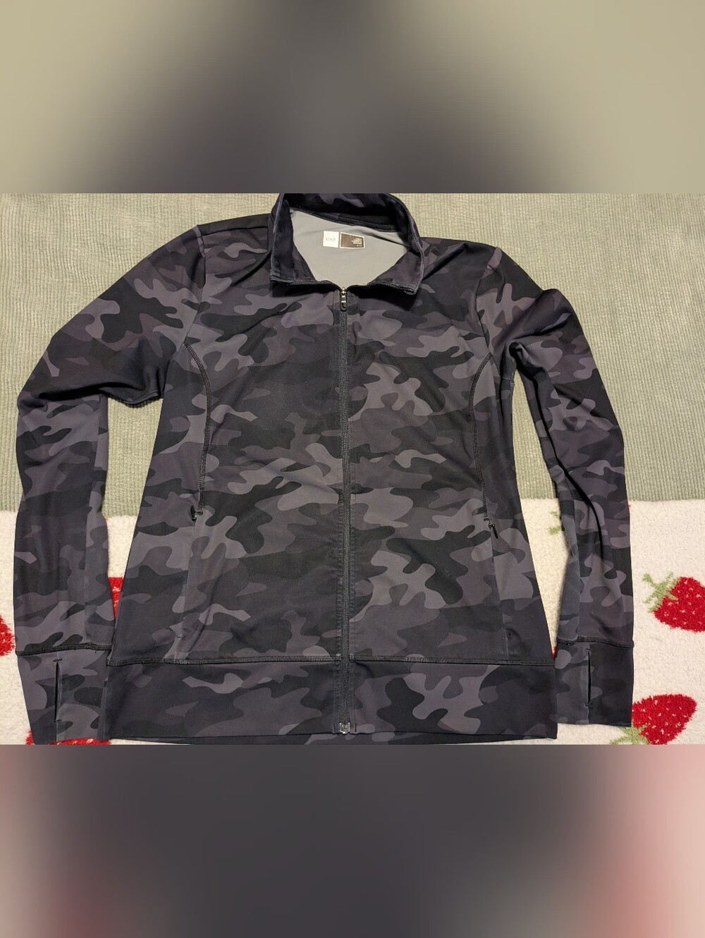 Lolë dark grey camo active zip-up track jacket Medium Like Lululemon